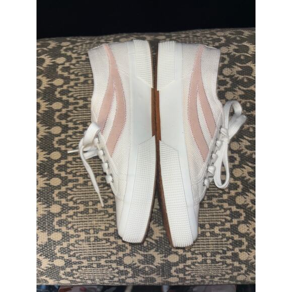 Womens 2953 Swallowtail Cotu Suede Sneakers in Pink and White - Picture 6 of 7